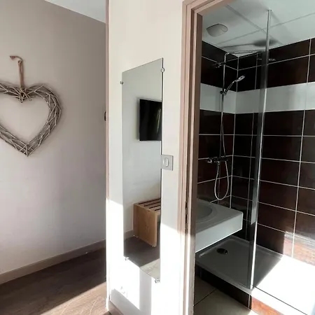 Annexe By La Reserve Hotel 3*