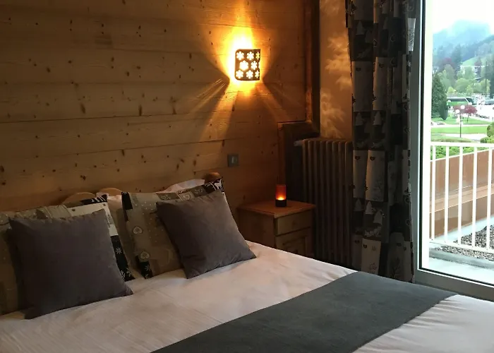 Отель Annexe By La Reserve 3*