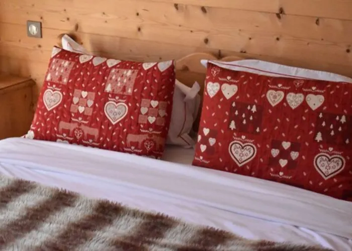 Отель Annexe By La Reserve 3*