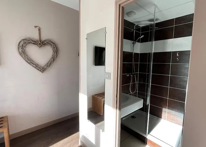 Annexe By La Reserve Hotel 3*